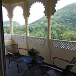Golden Hands - Palace Raj Kumbha