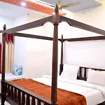 Rudraksha Hotel & Restaurant