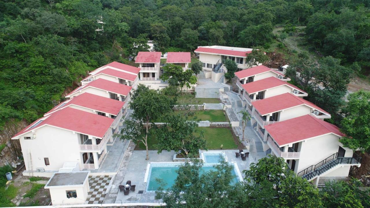 Resort Aaret Bagh & 3*