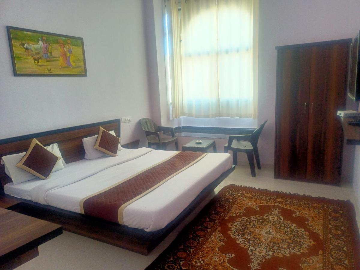 Jaigarh Palace 3*