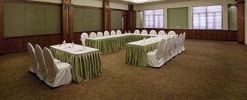 Hotel Club Mahindra 3*