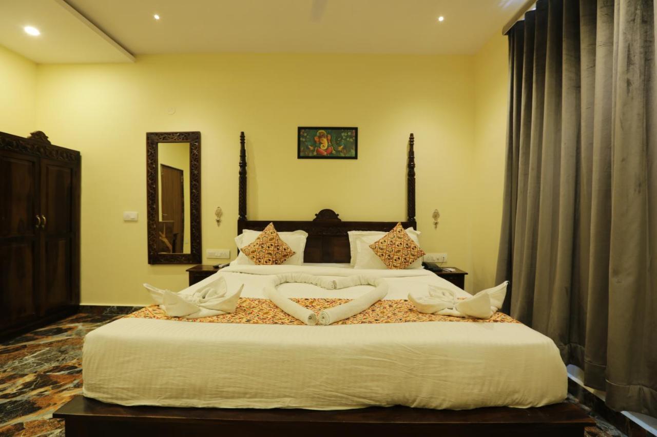 Hotel Palace Raj Kumbha 3*