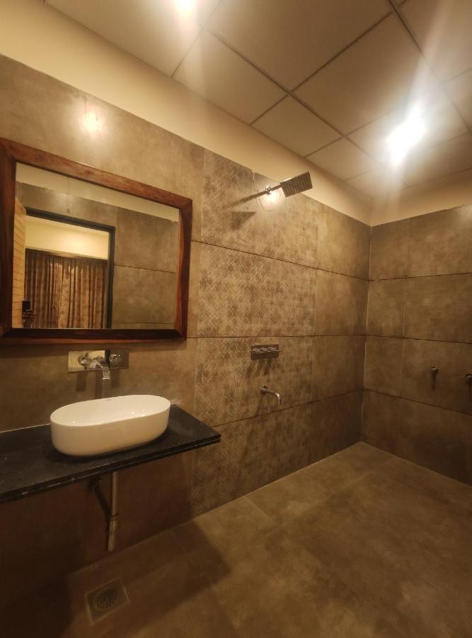 Hotel Destinn The Neergarh Palace &
