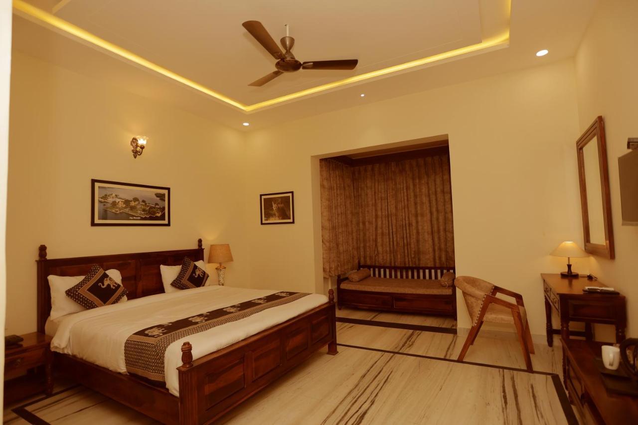 Destinn The Neergarh Palace & *