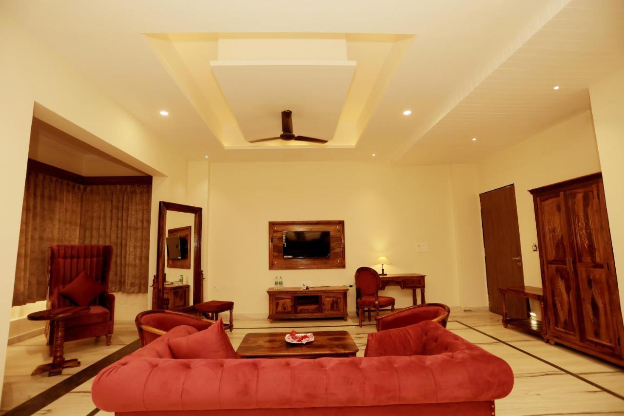 Destinn The Neergarh Palace &