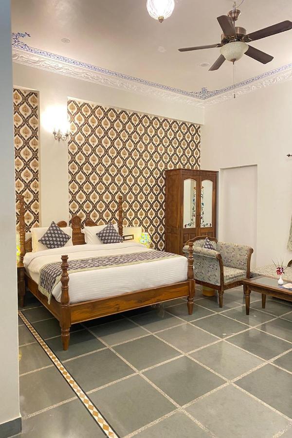 Jai Niwas Palace Resort 3*