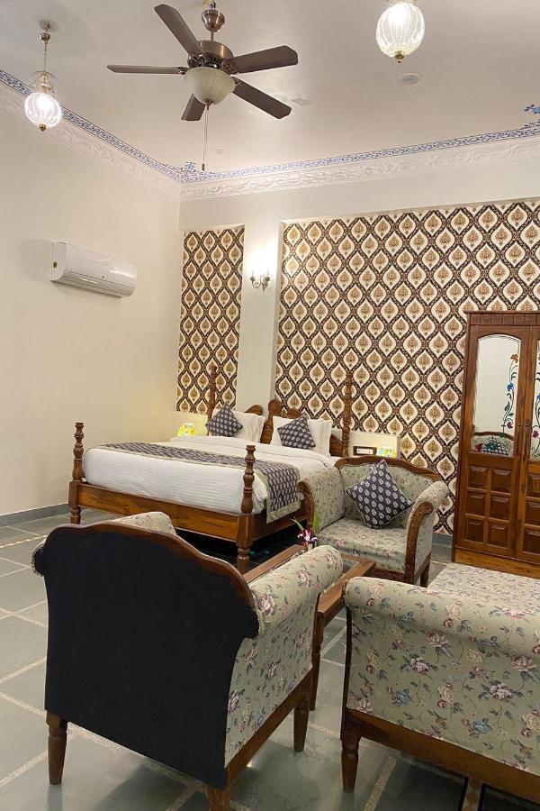 Resort Jai Niwas Palace