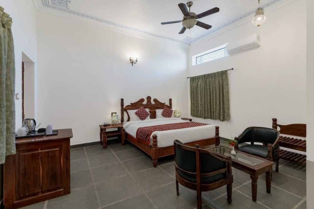 Jai Niwas Palace Resort 3*