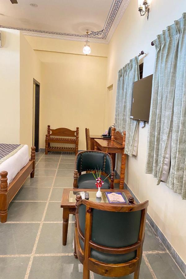 Resort Jai Niwas Palace