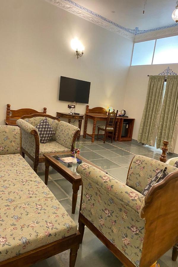 Resort Jai Niwas Palace