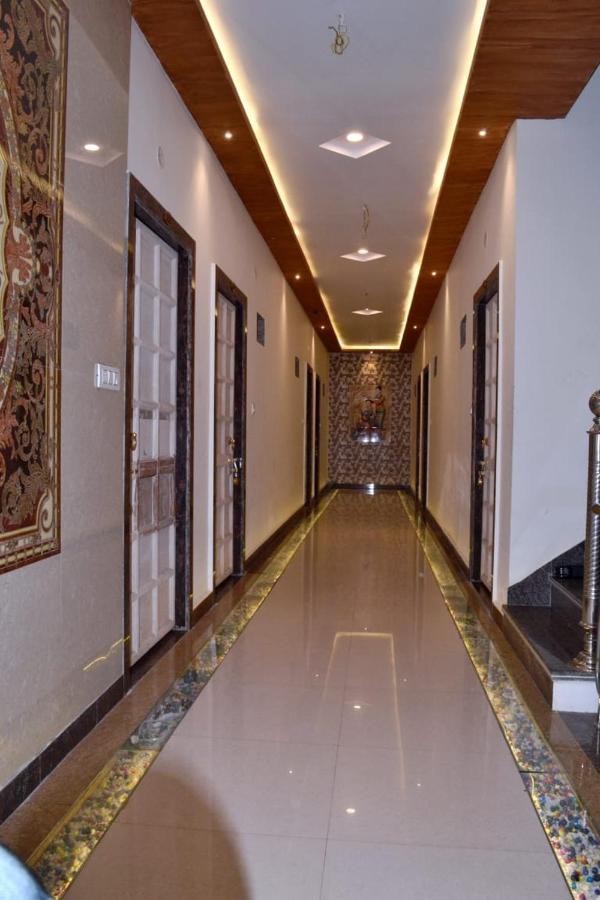 Rudraksha & Restaurant 4*