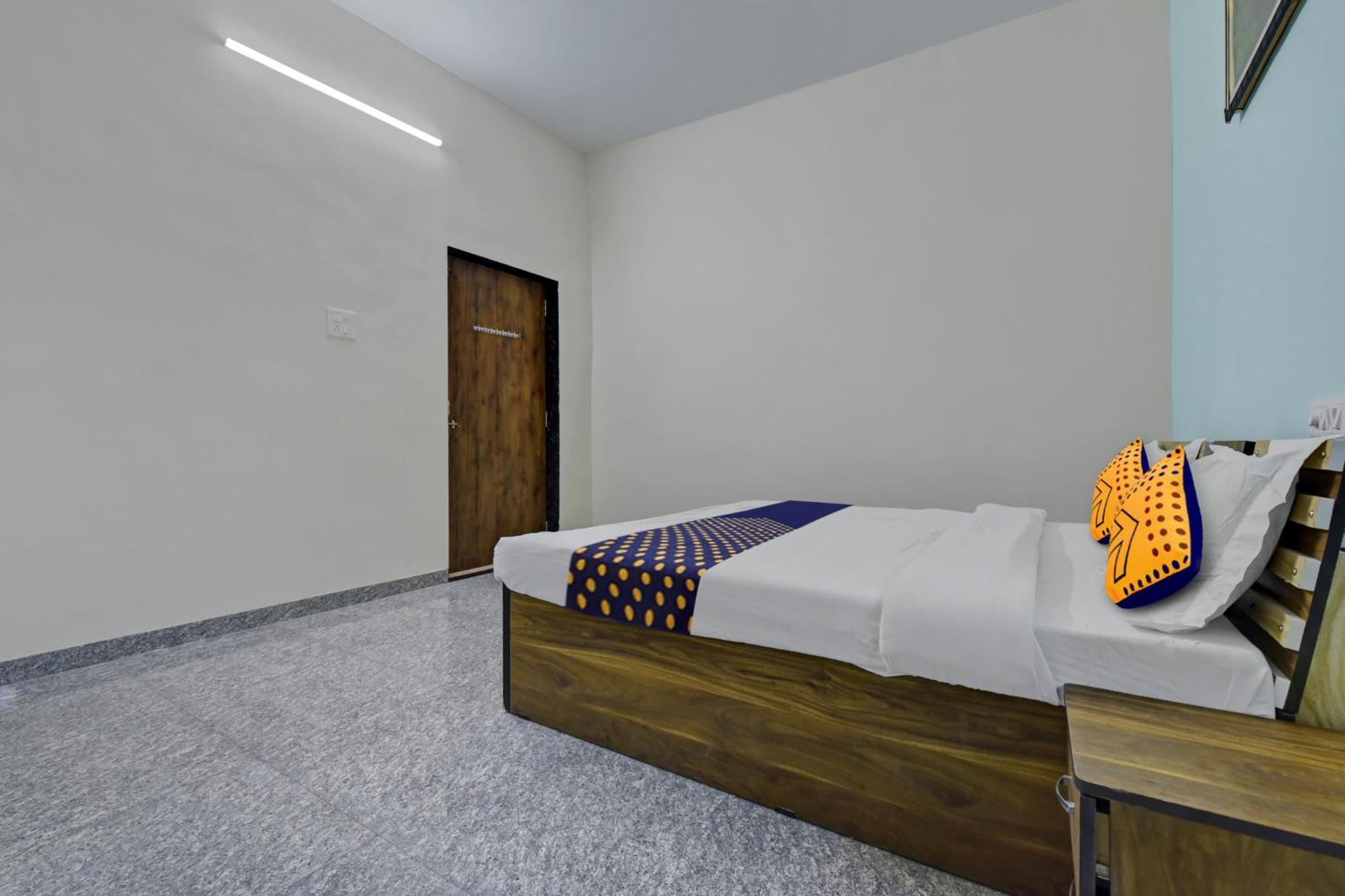 Spot On Shree Murti Nandan Kumbhalgarh