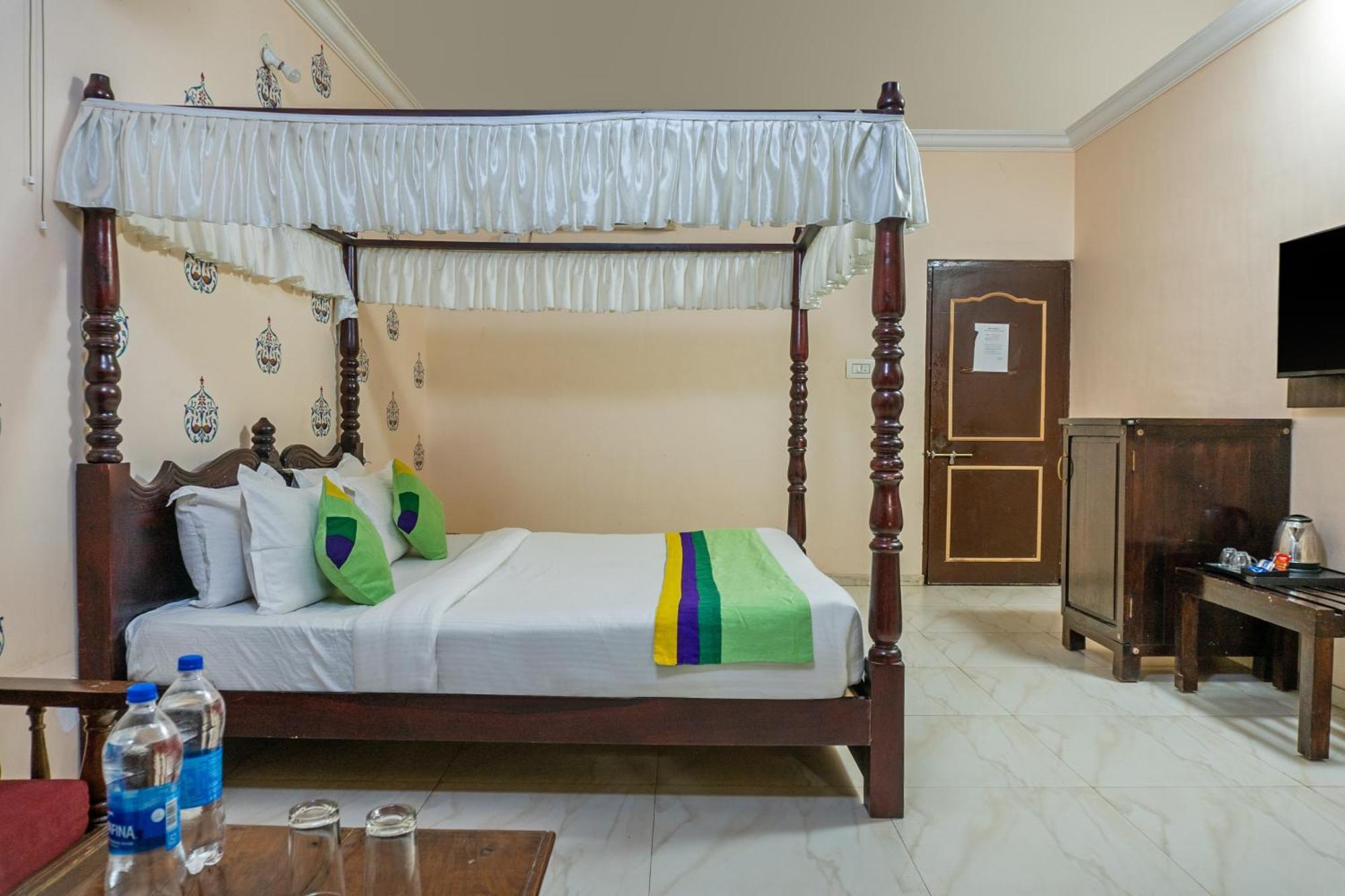 Treebo Kumbhal Castle, 2 Km From Kumbalgarh Hotel