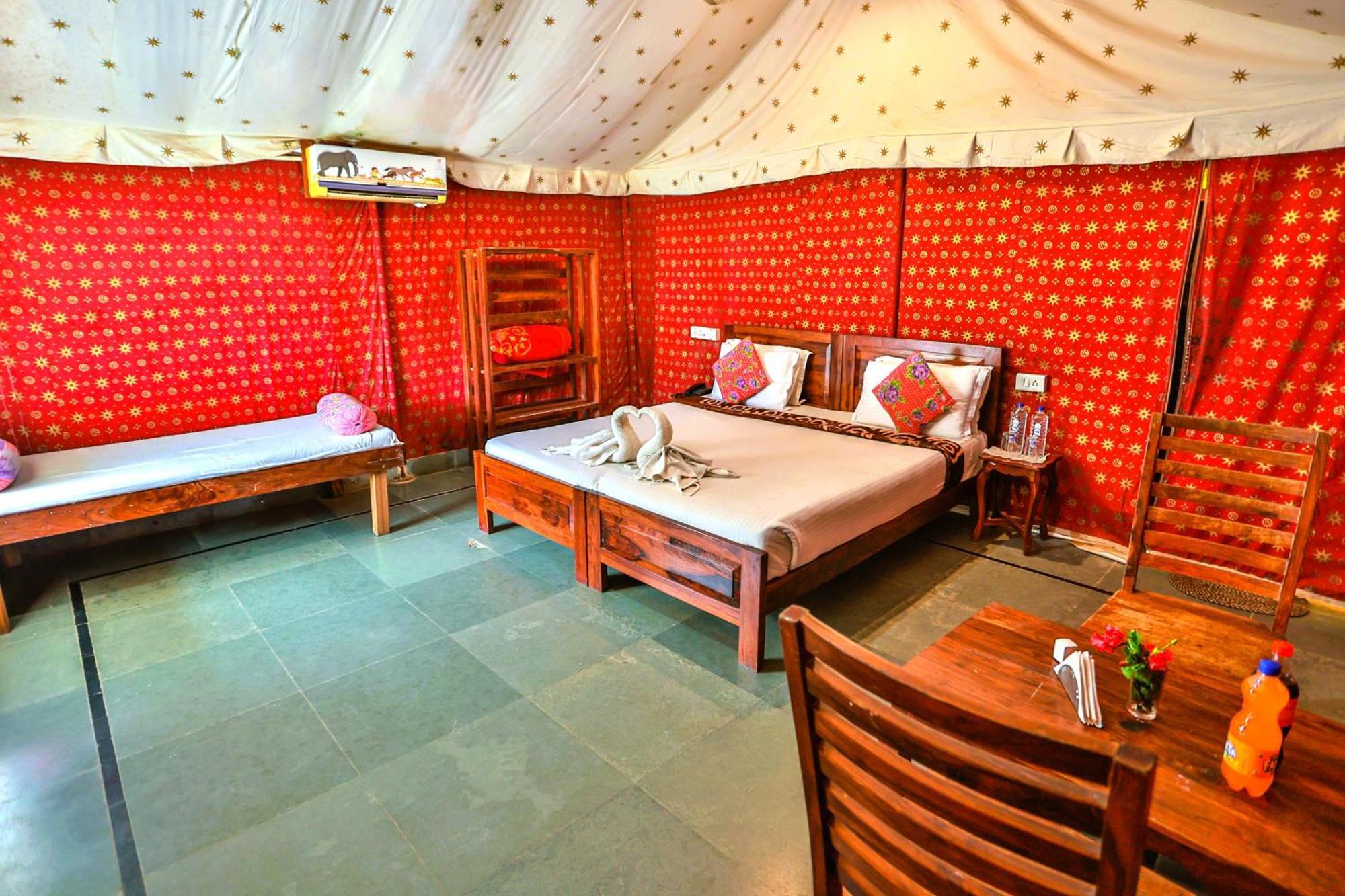 Kumbhal Palace And Homestay