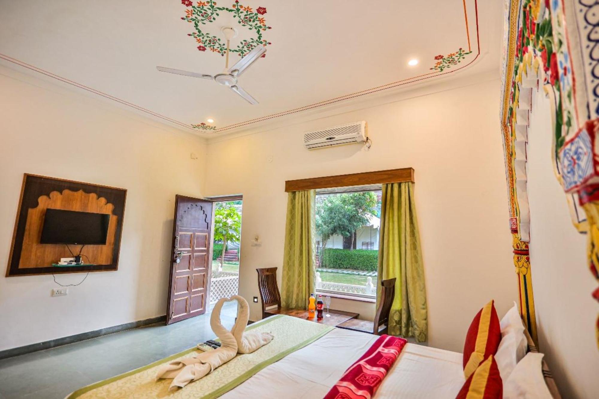 Kumbhal Palace And Homestay *