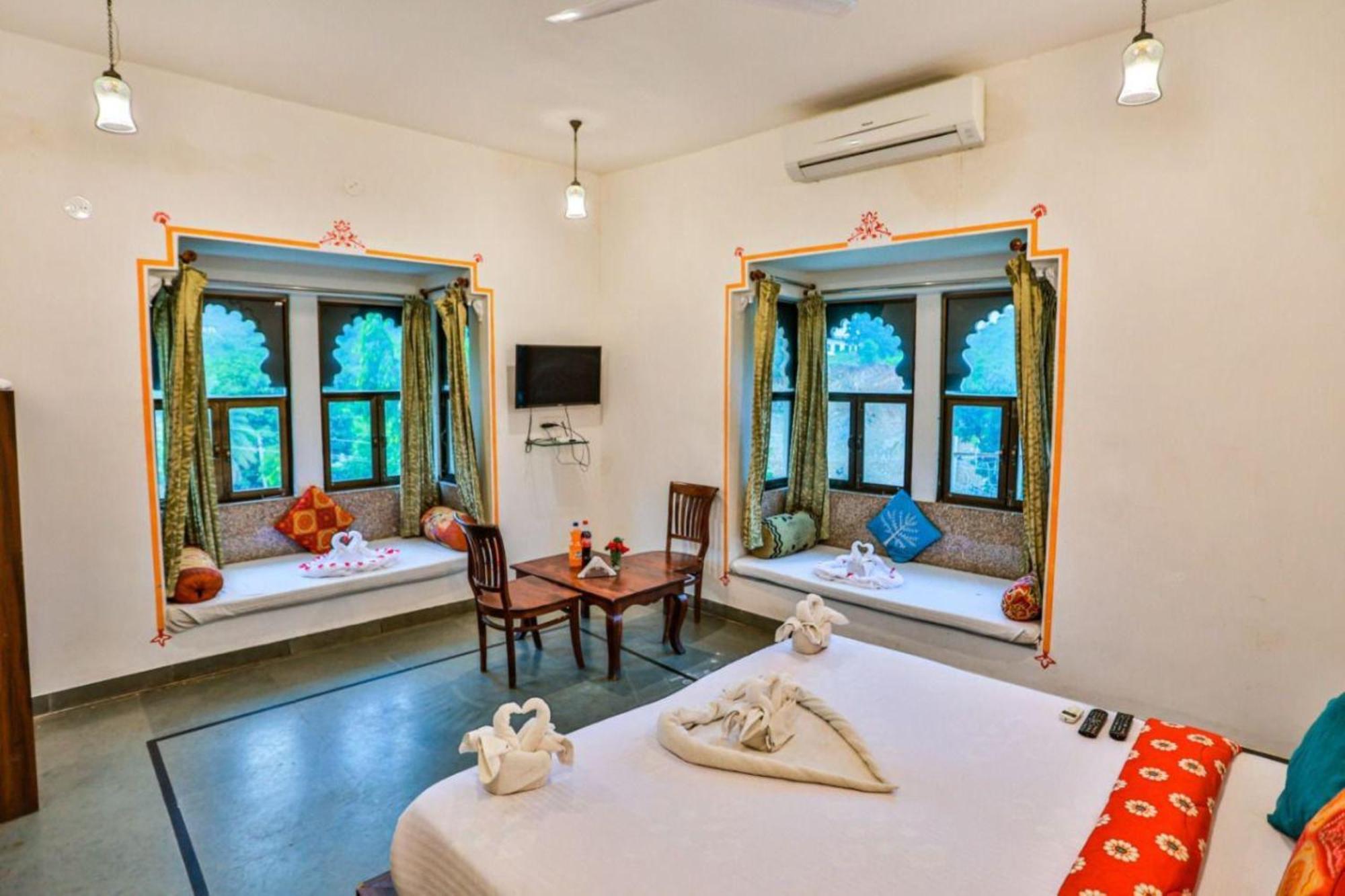 Kumbhal Palace And Homestay *