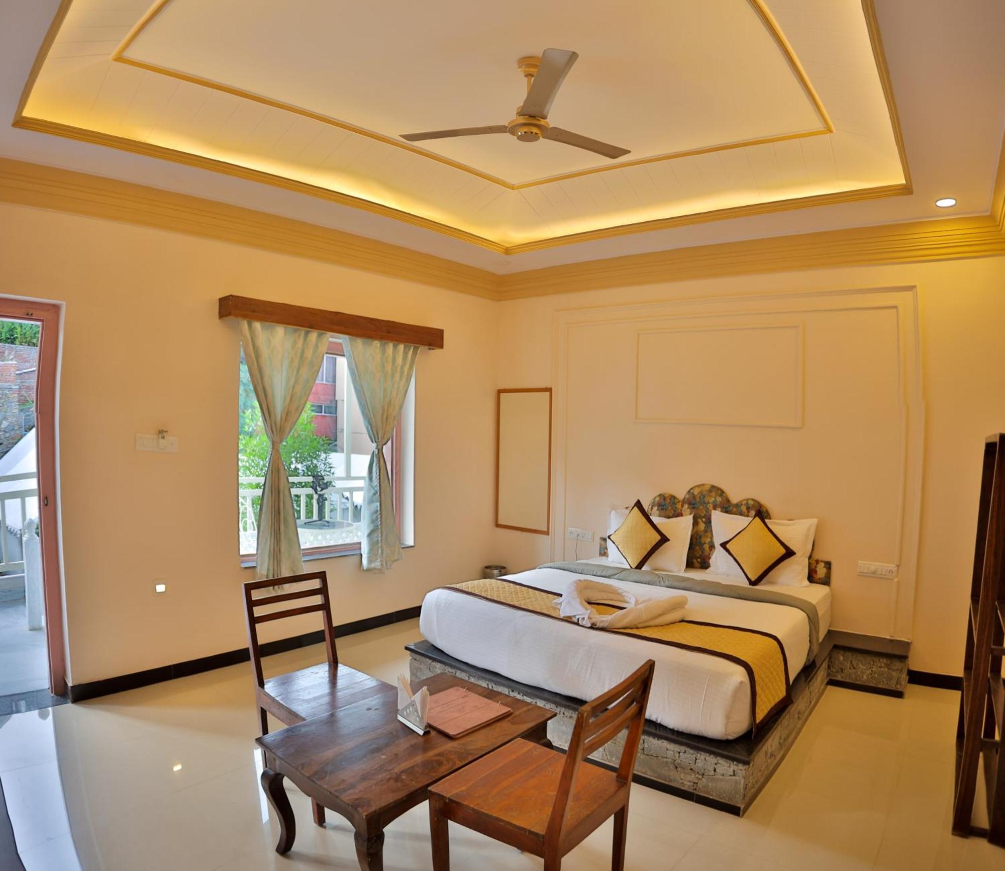 Kumbhal Palace And Homestay *