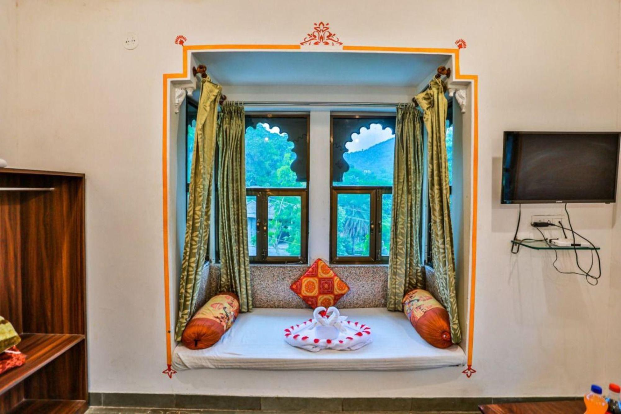Kumbhal Palace And * Kumbhalgarh