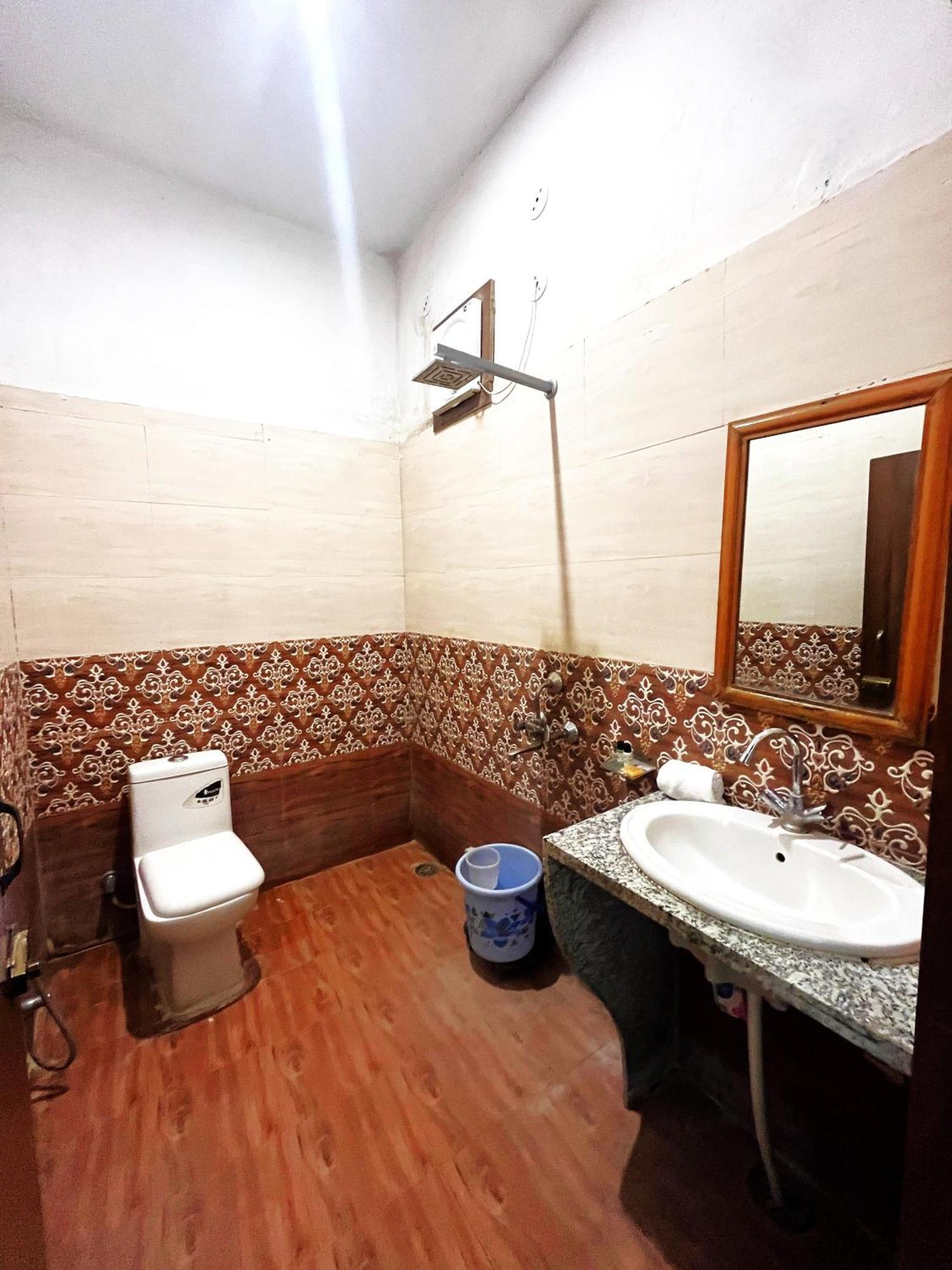 Homestay Kumbhal Palace And *