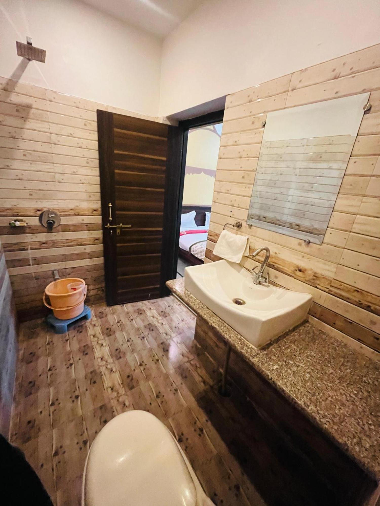 Homestay Kumbhal Palace And