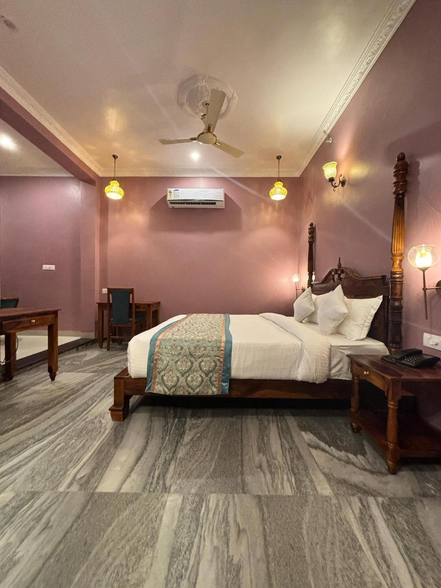 Hotel The Kumbha Mahal 3*