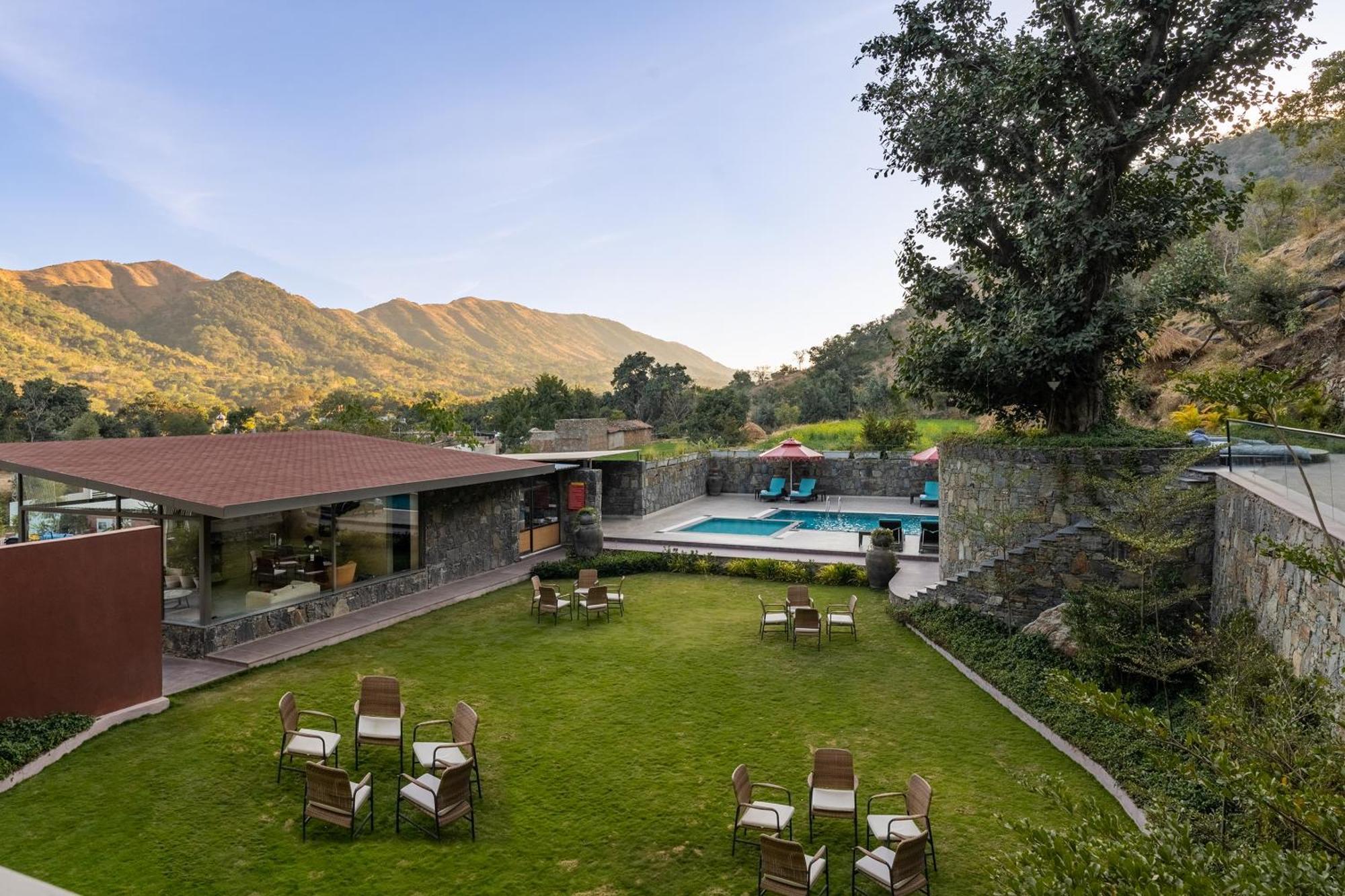 Hotel Stone Wood Premier