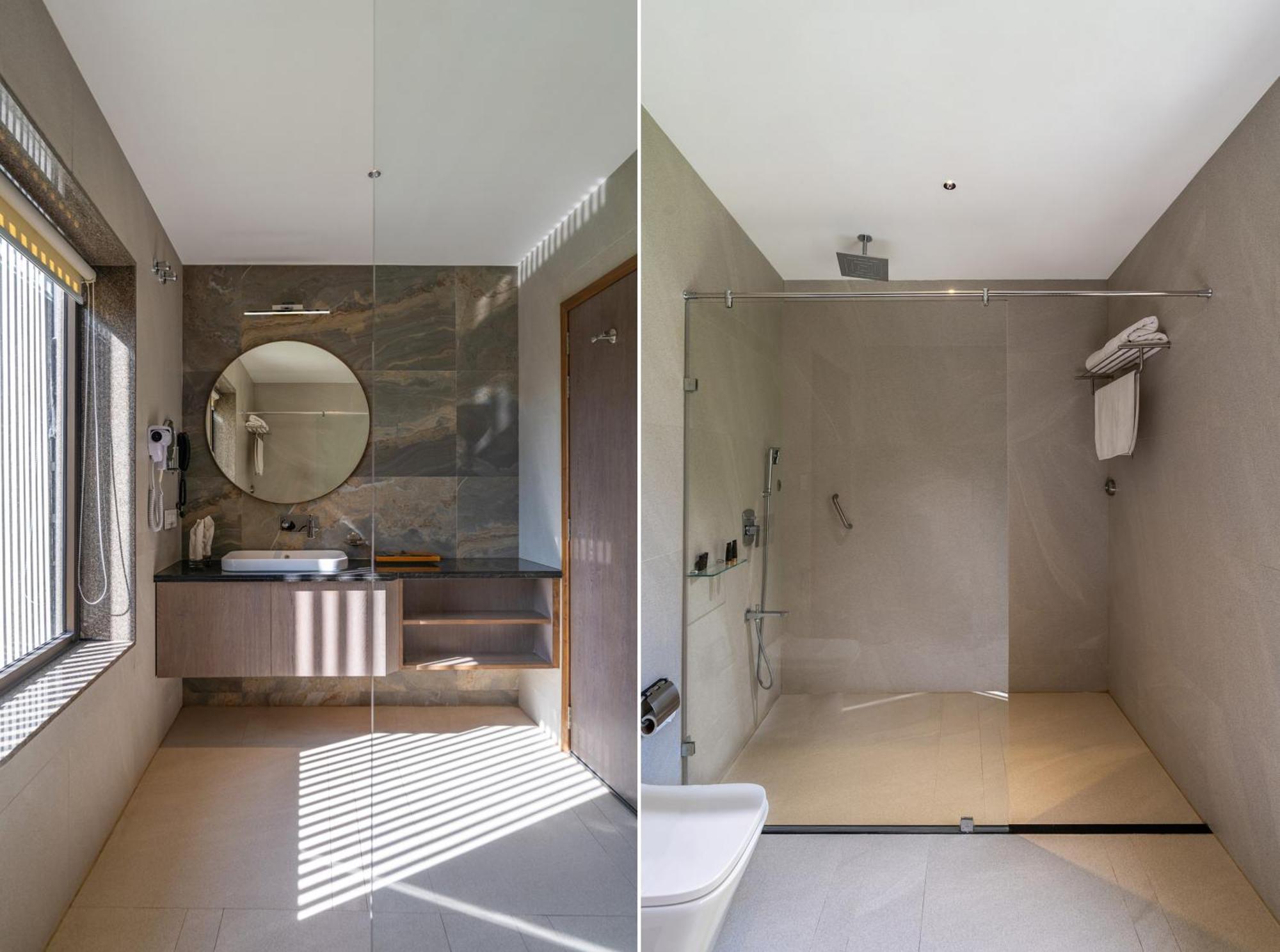 Stone Wood Premier Hotel 3*