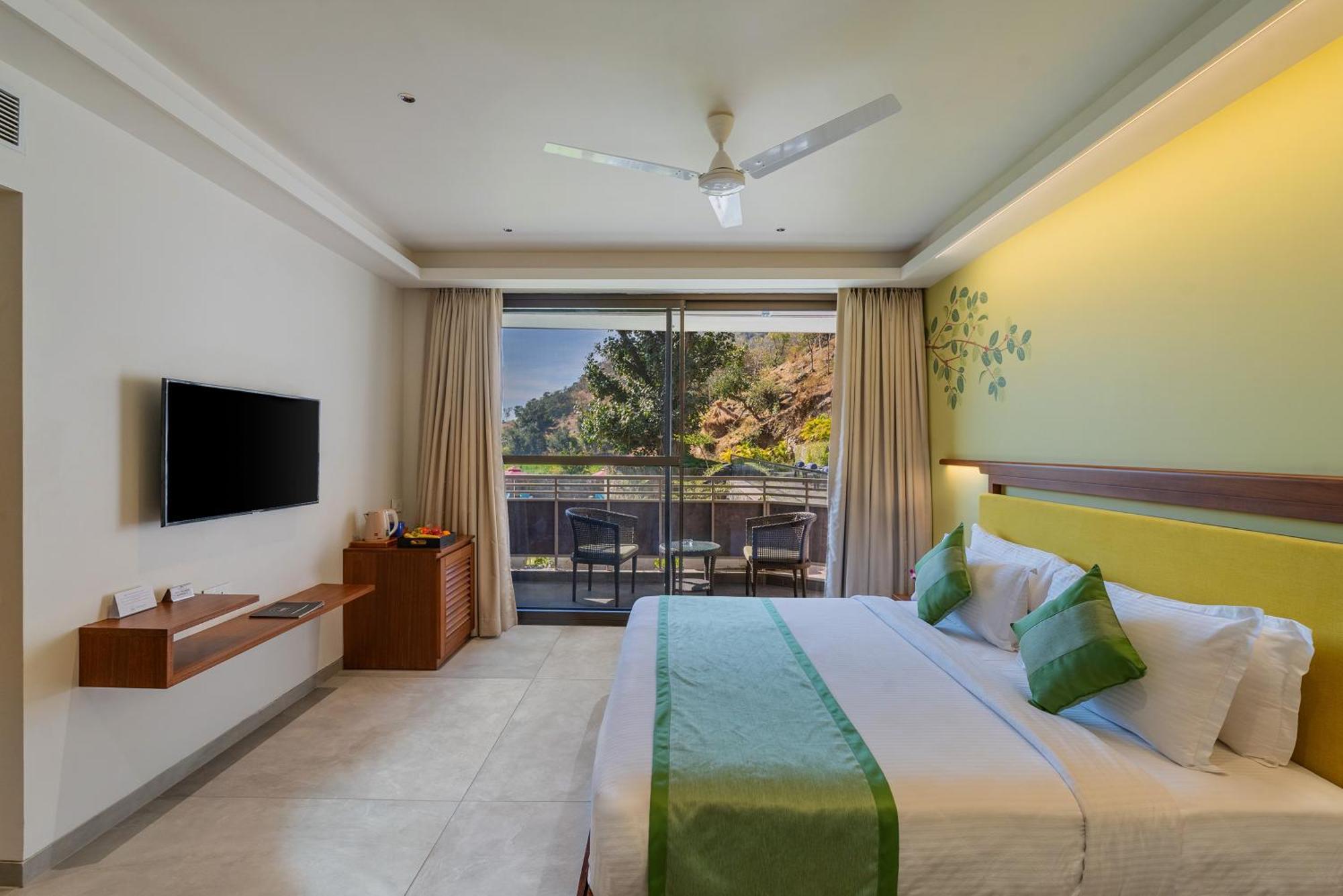 Hotel Stone Wood Premier 3*