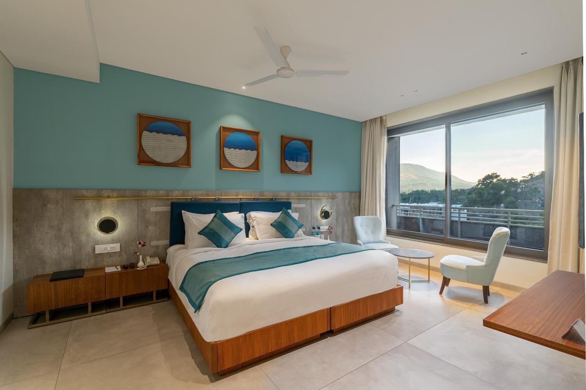 Hotel Stone Wood Premier