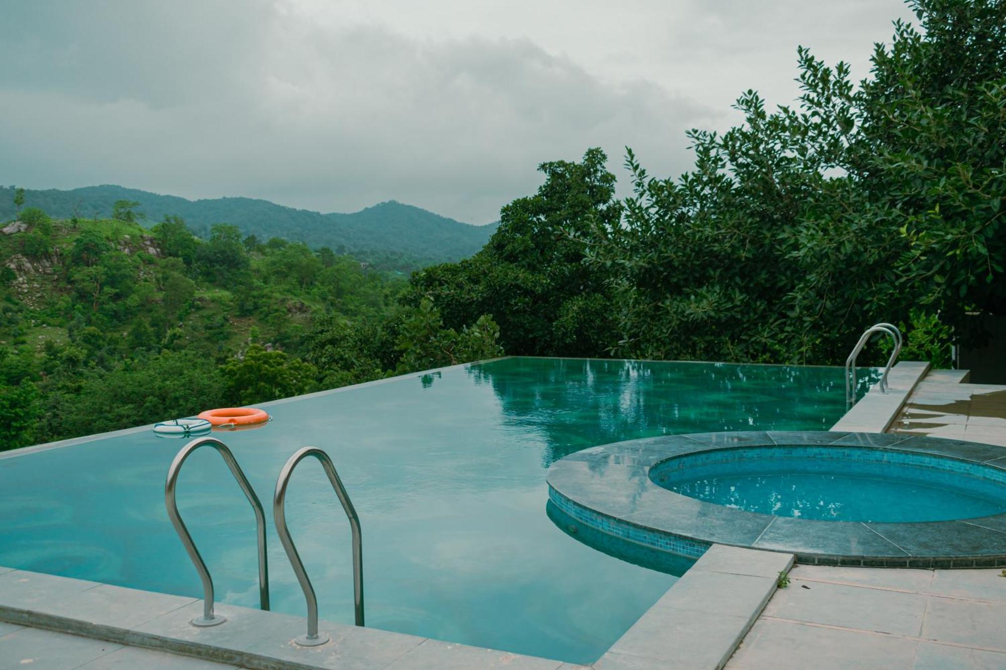 Resort The Sky Imperial Pavoreal Jungle Kumbhalgarh