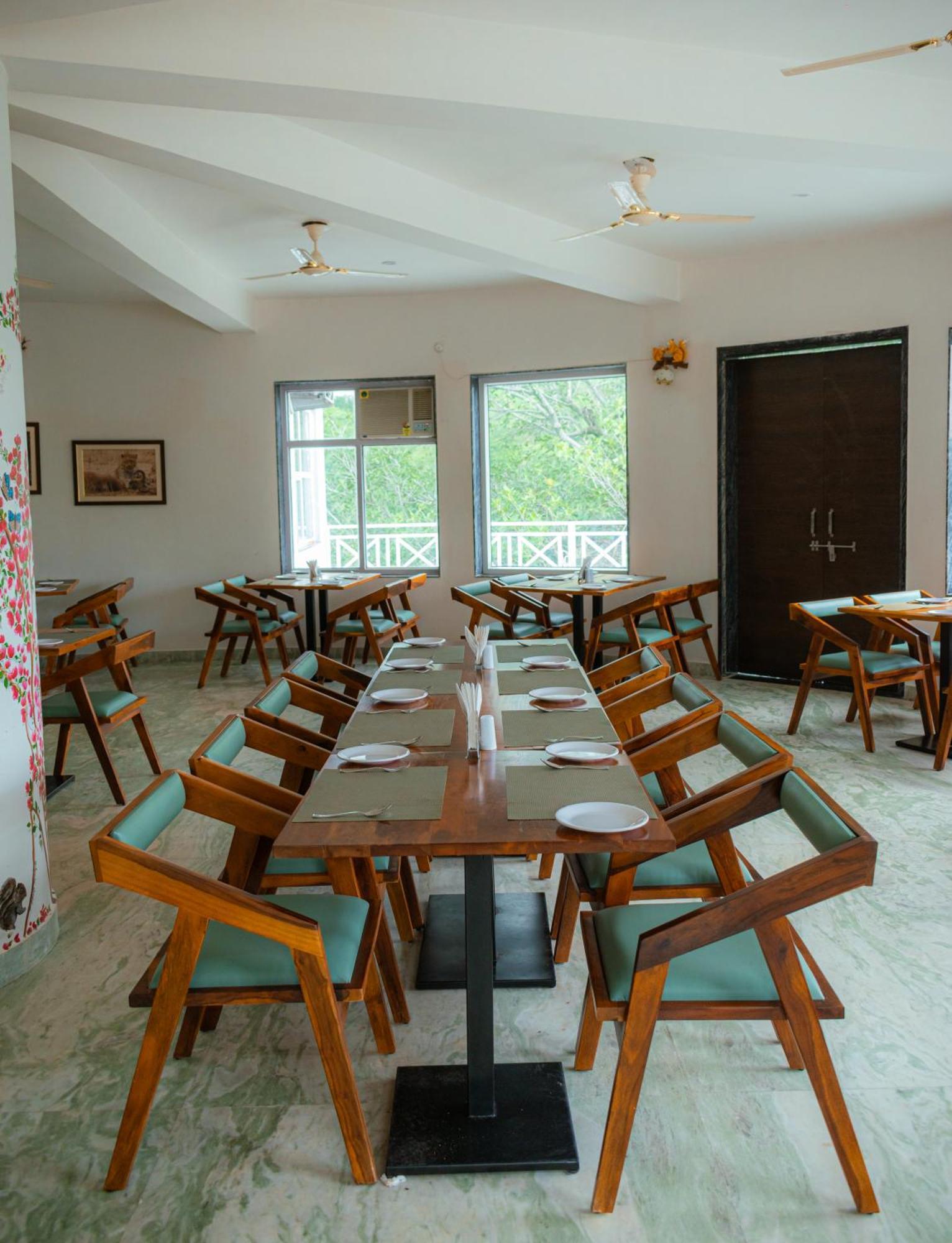 Resort The Sky Imperial Pavoreal Jungle Kumbhalgarh