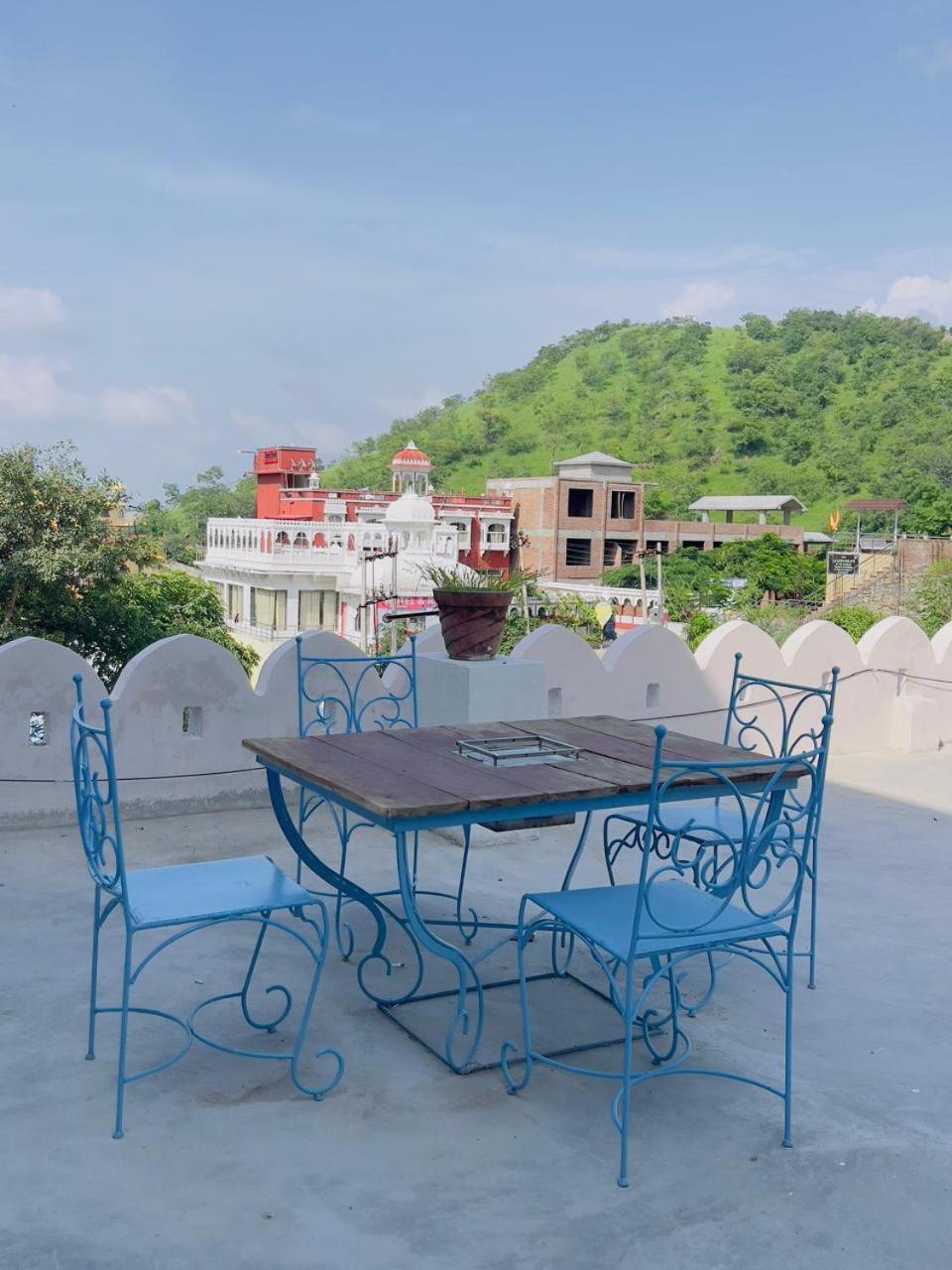 Rajwadi Palace Hotel