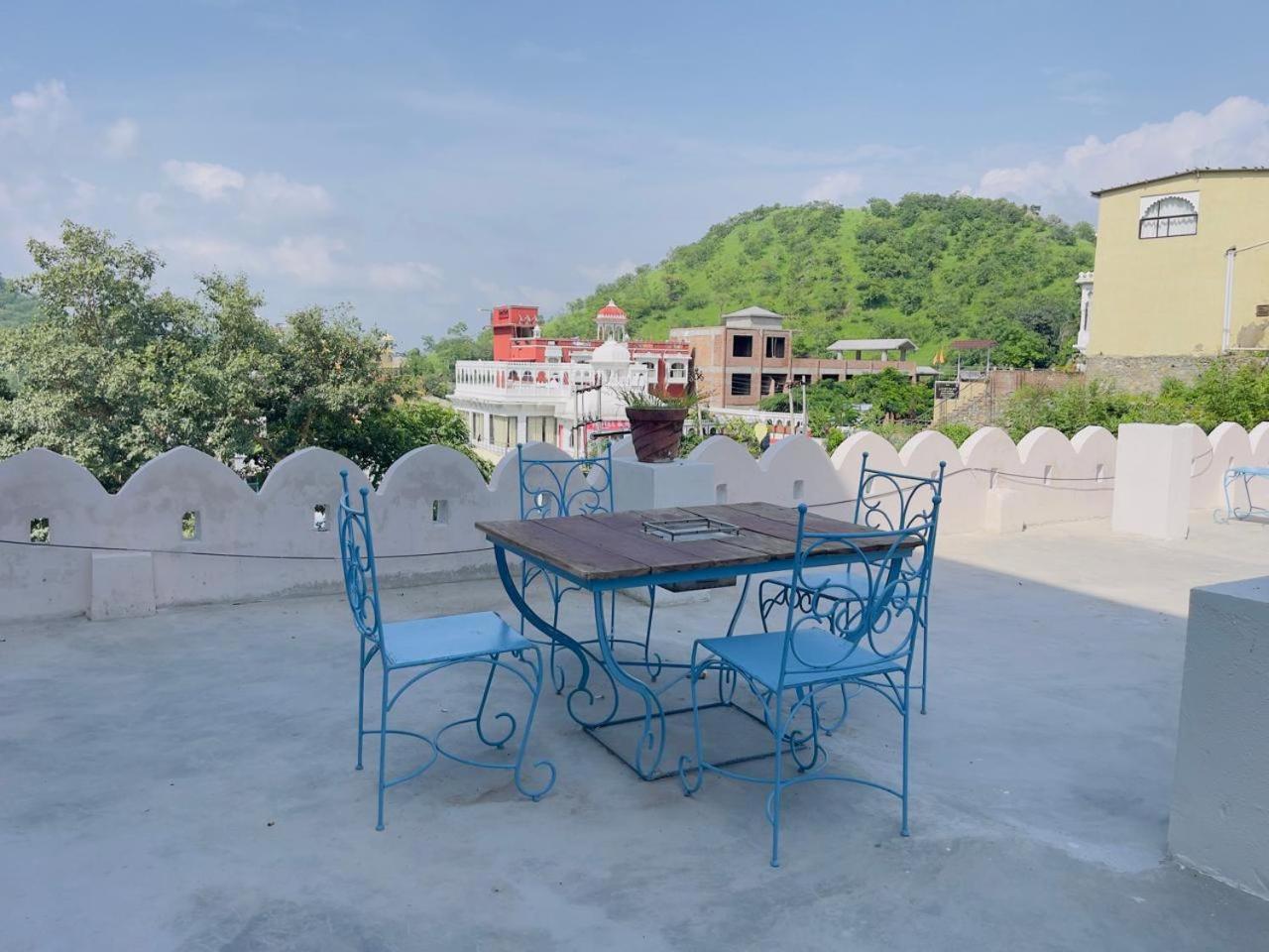 Rajwadi Palace Hotel