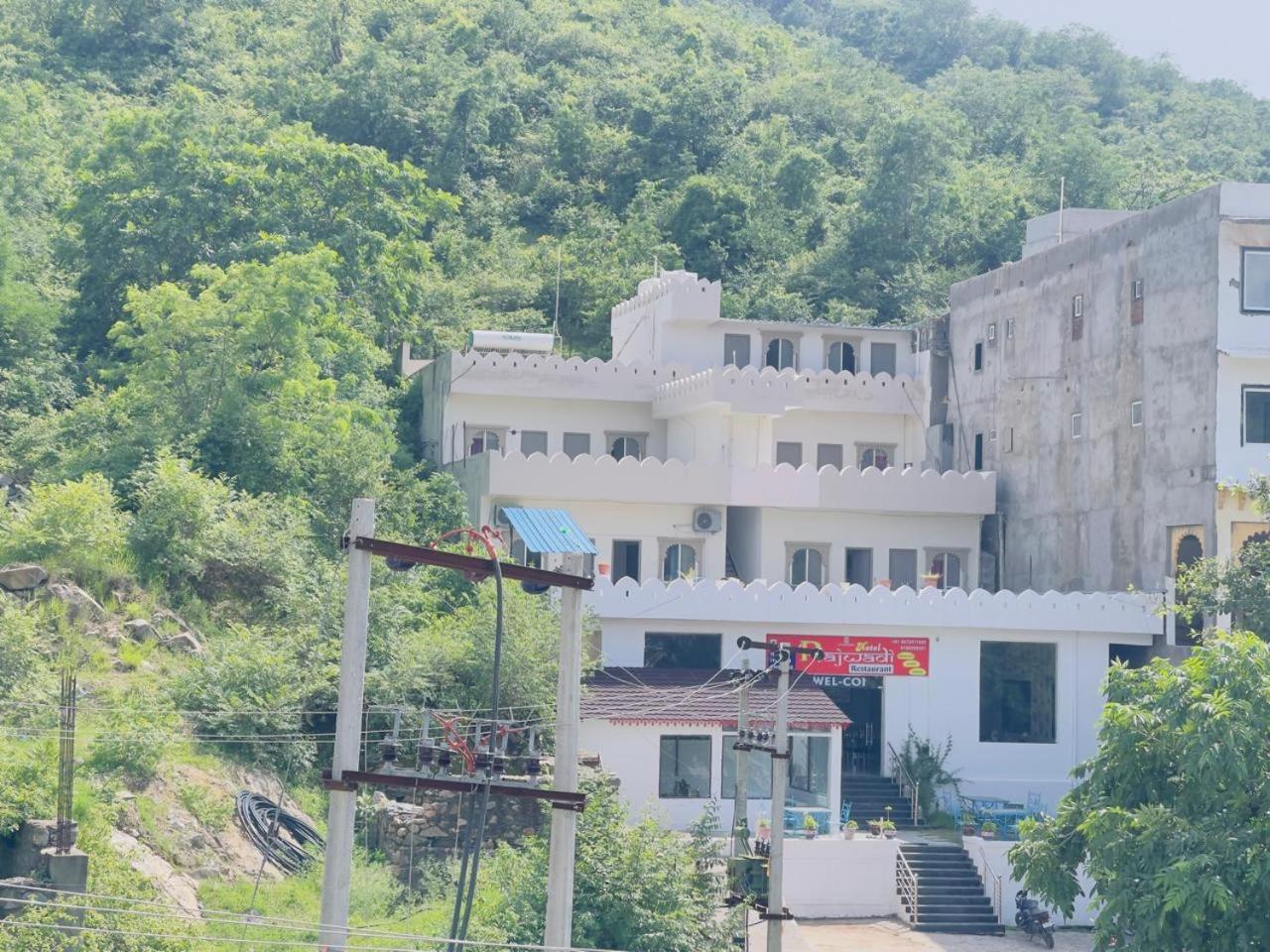 Rajwadi Palace 5*