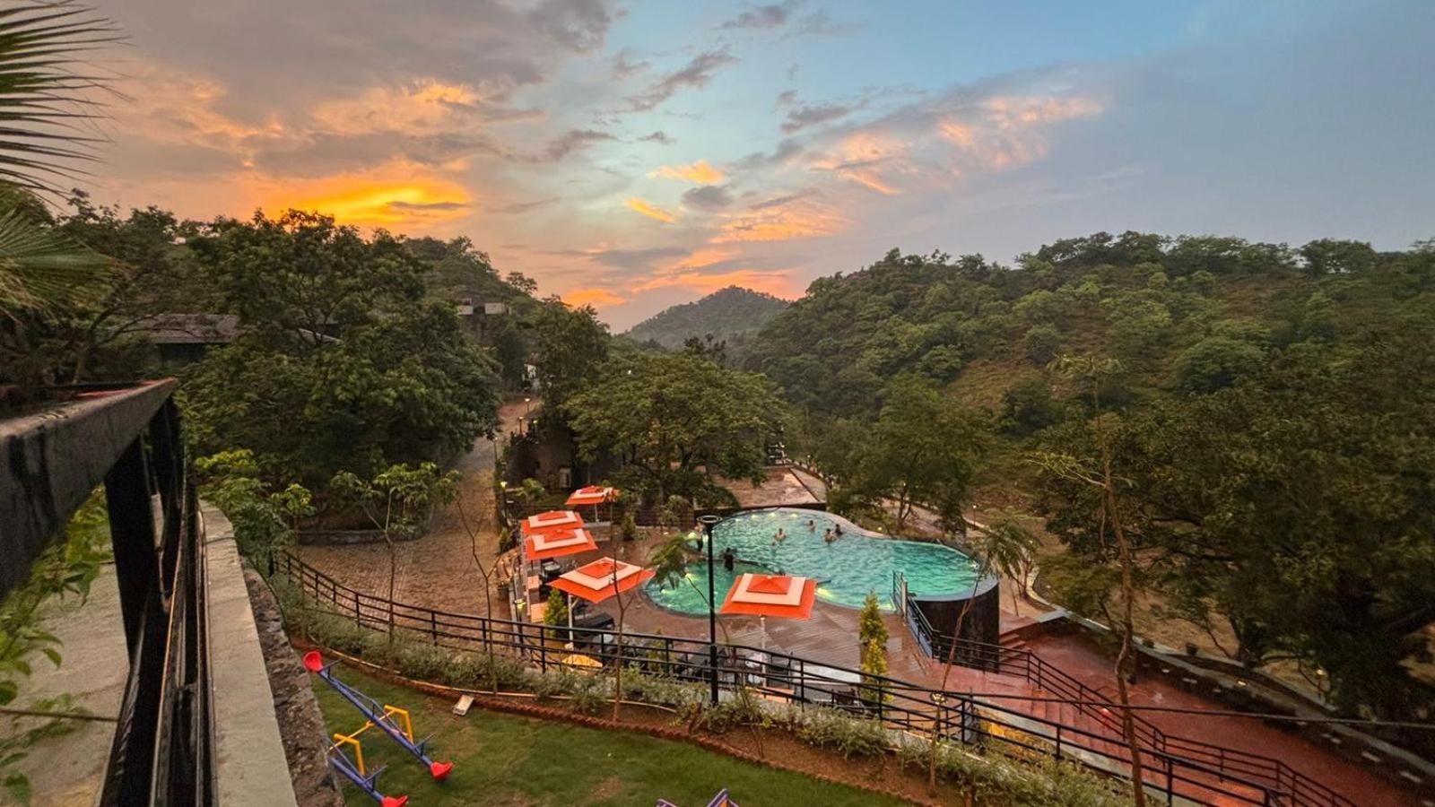 Kananwas Resort, Hotel