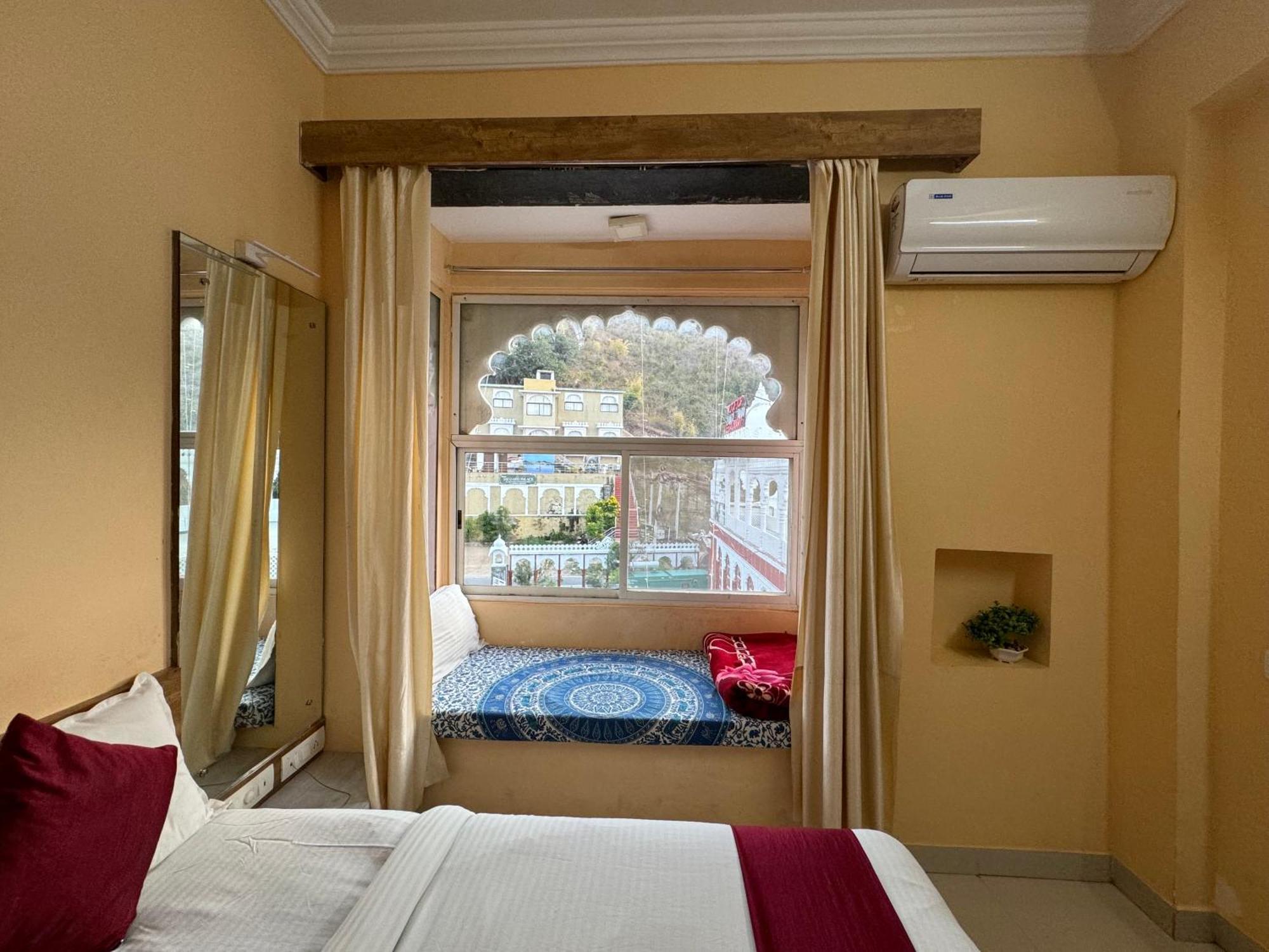 Dollar Hotel 3*