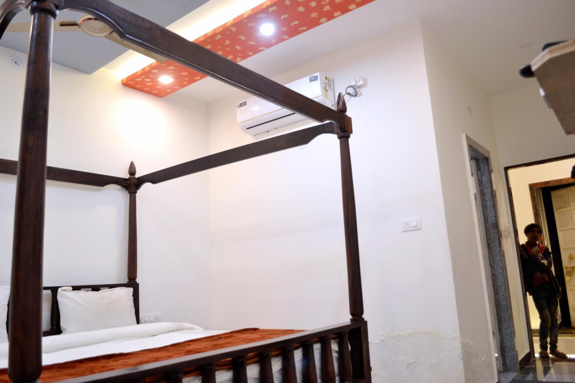 Hotel Rudraksh 3*