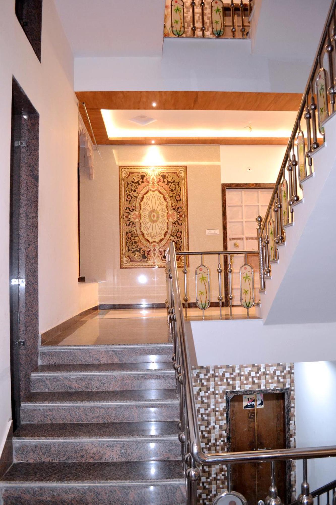 Rudraksh Hotel