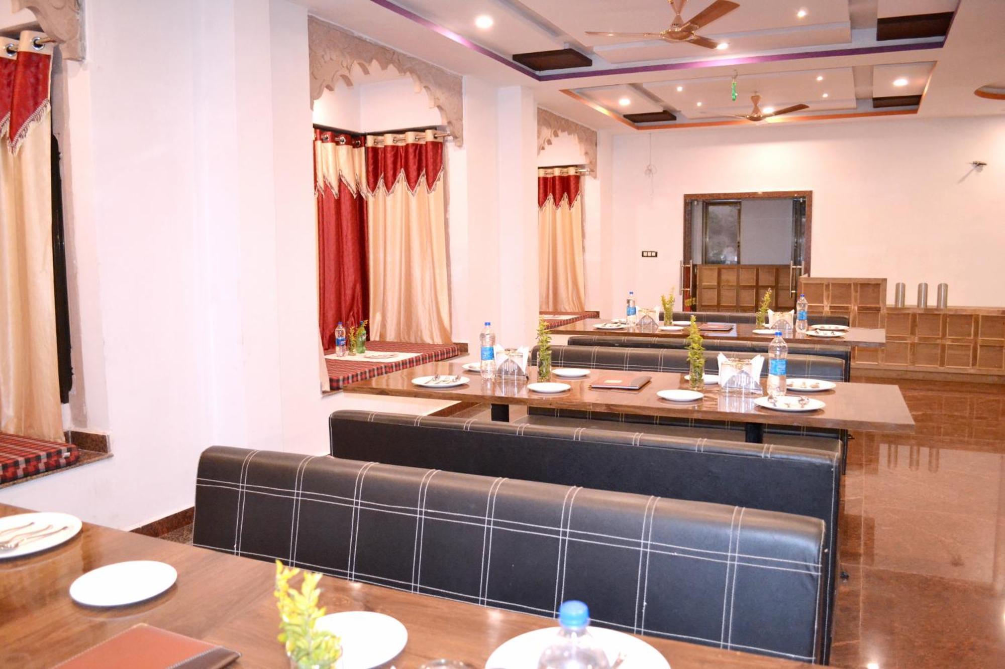 Rudraksh Hotel 3*