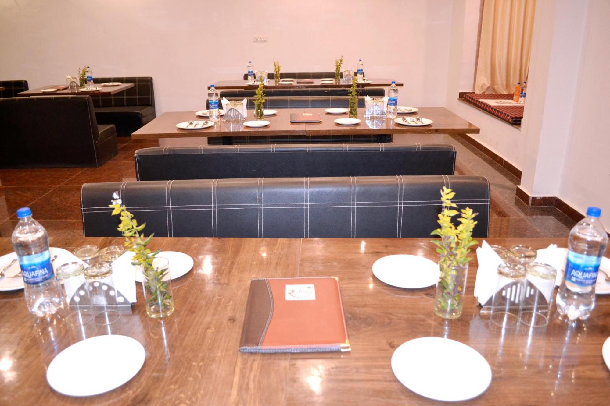 Hotel Rudraksh 3*