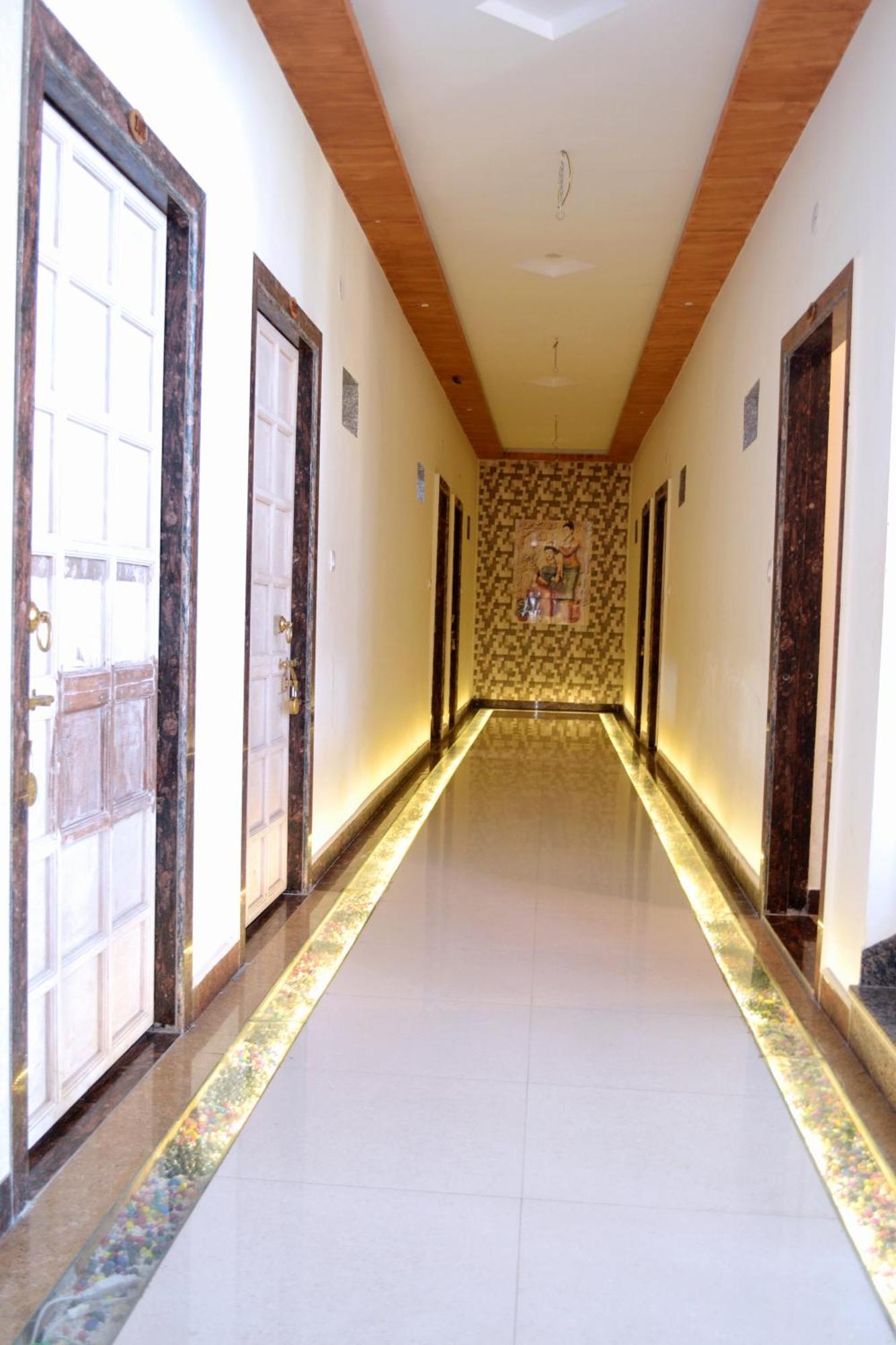 Hotel Rudraksh 3*