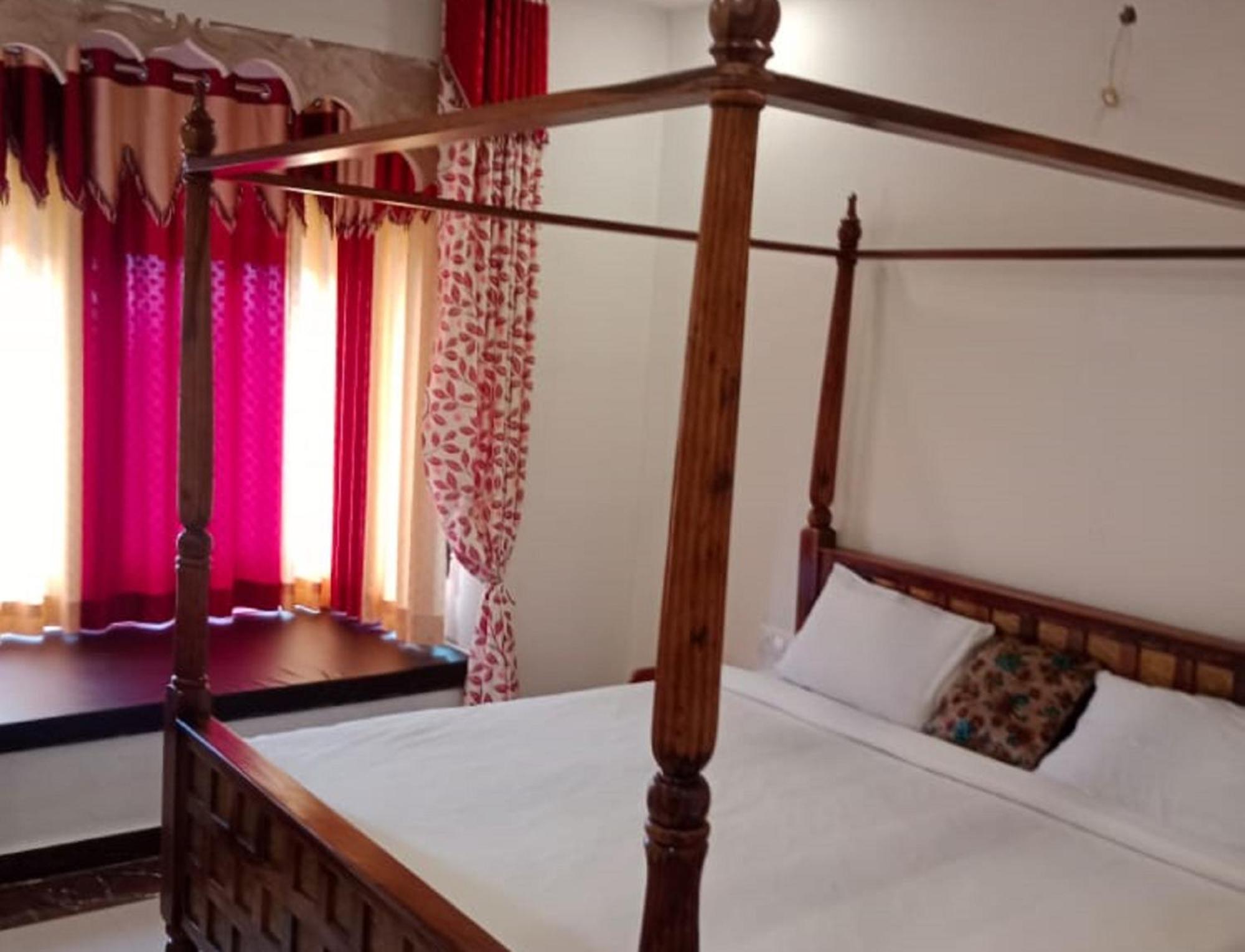 Hotel Rudraksh 3*