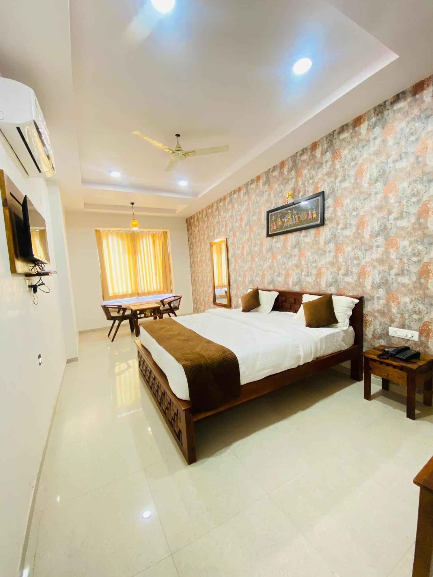 The Hamirgarh Herriitage Palace & 5* Kumbhalgarh
