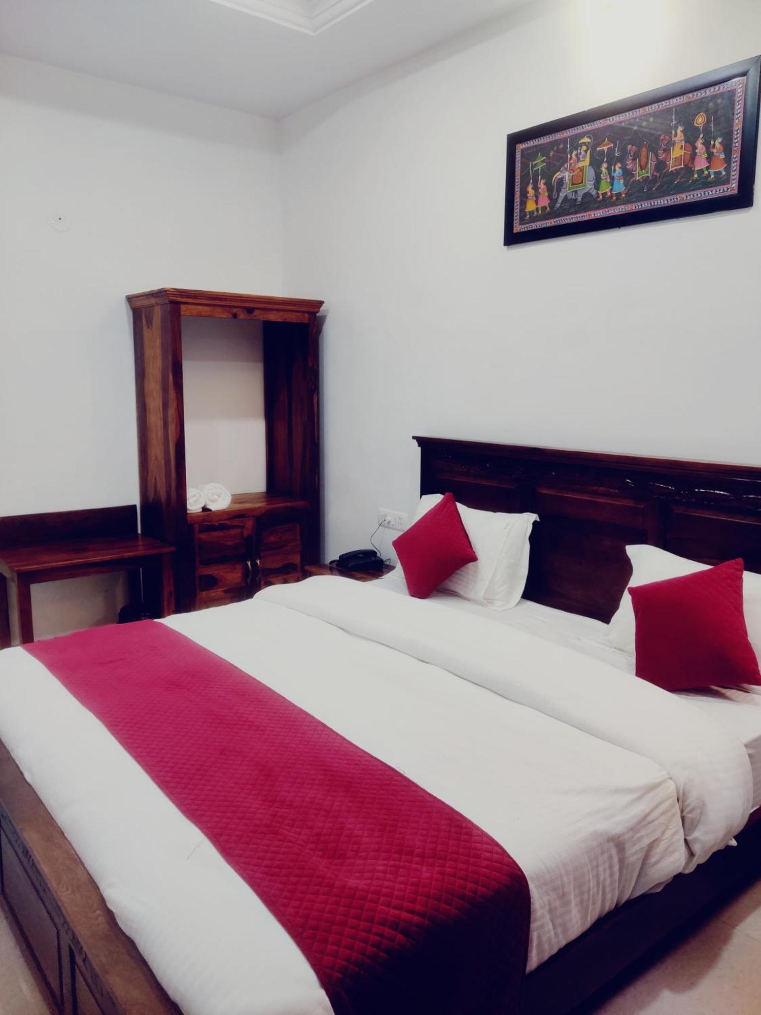 The Hamirgarh Herriitage Palace & 5*