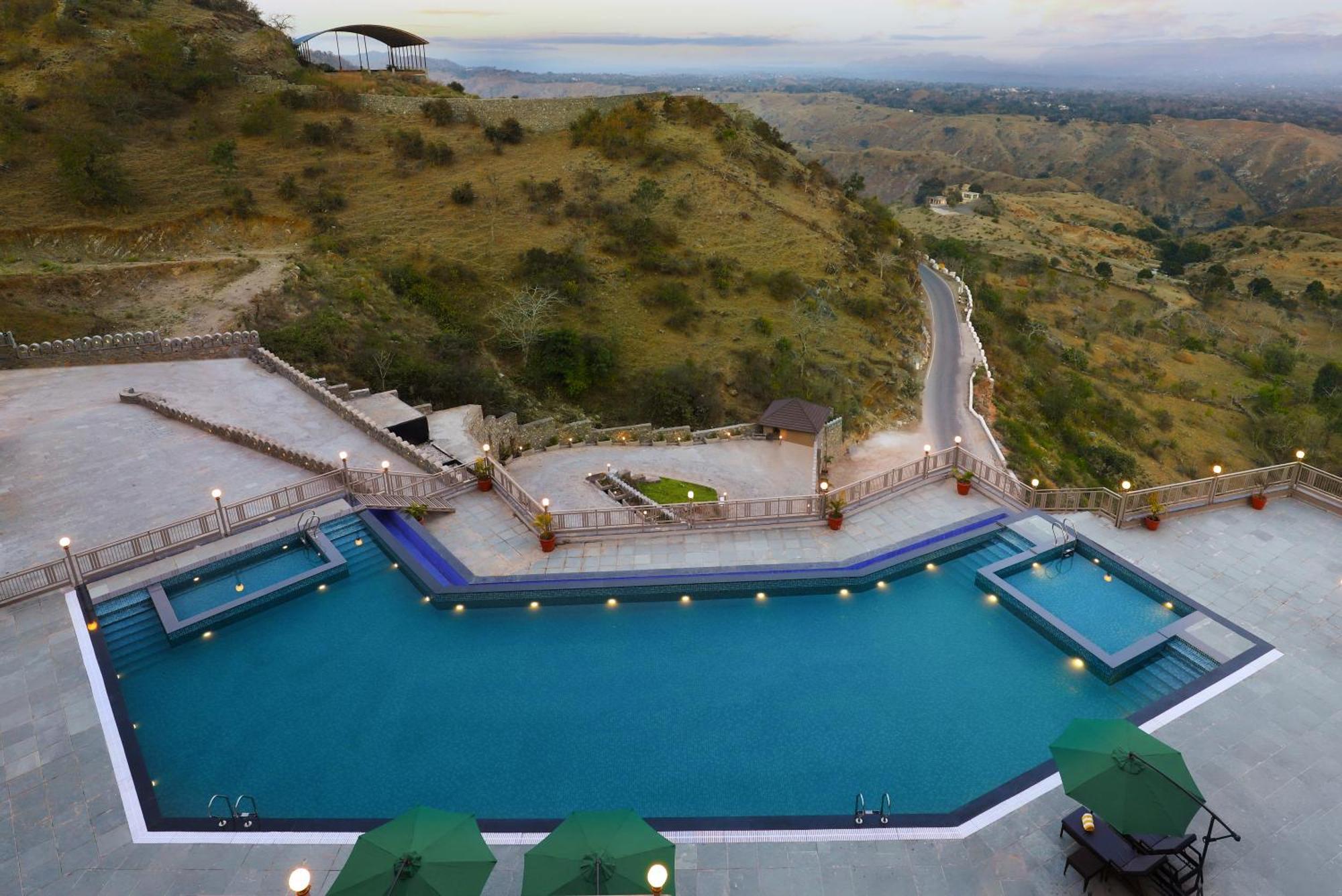 Hotel Lemon Tree Resort,