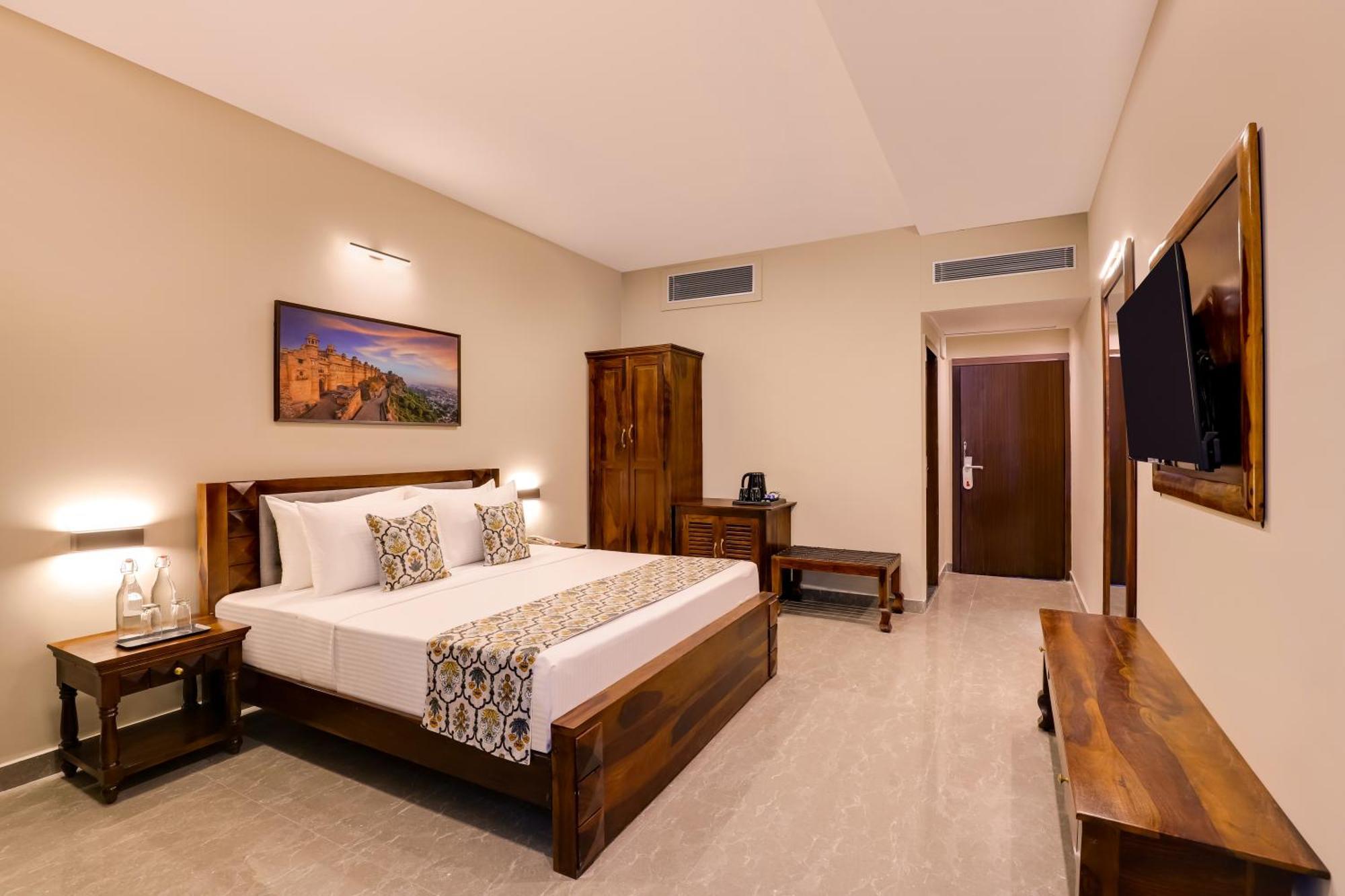 Lemon Tree Resort, Hotel