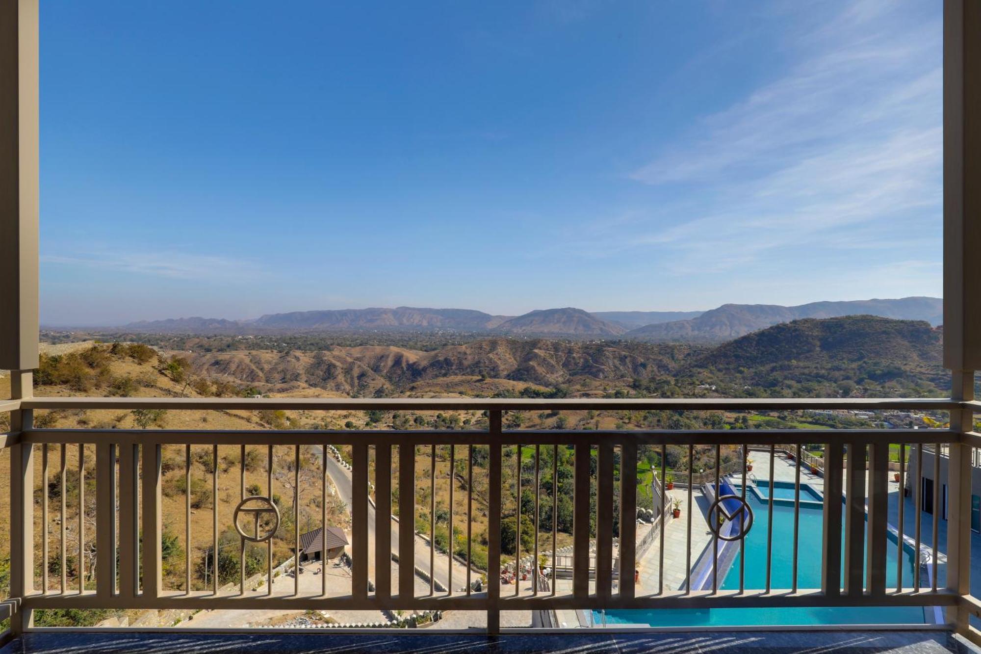 Hotel Lemon Tree Resort,