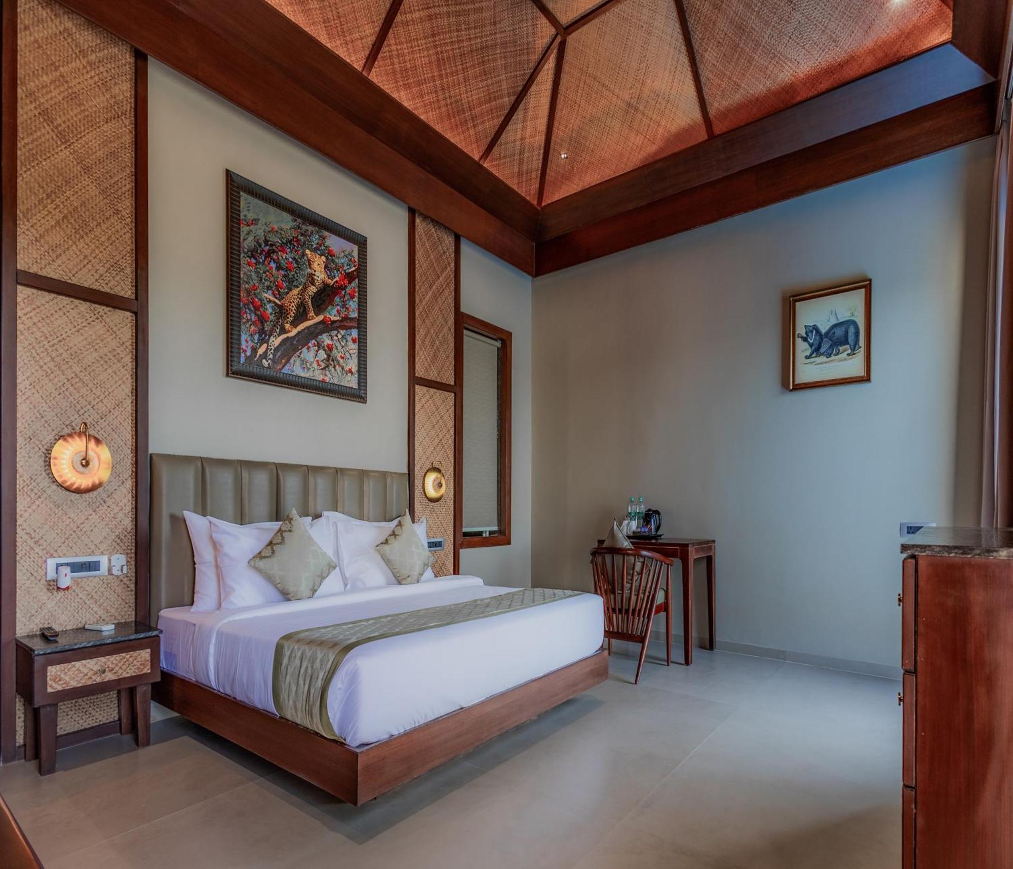 Sajjan Bagh Resort 5*