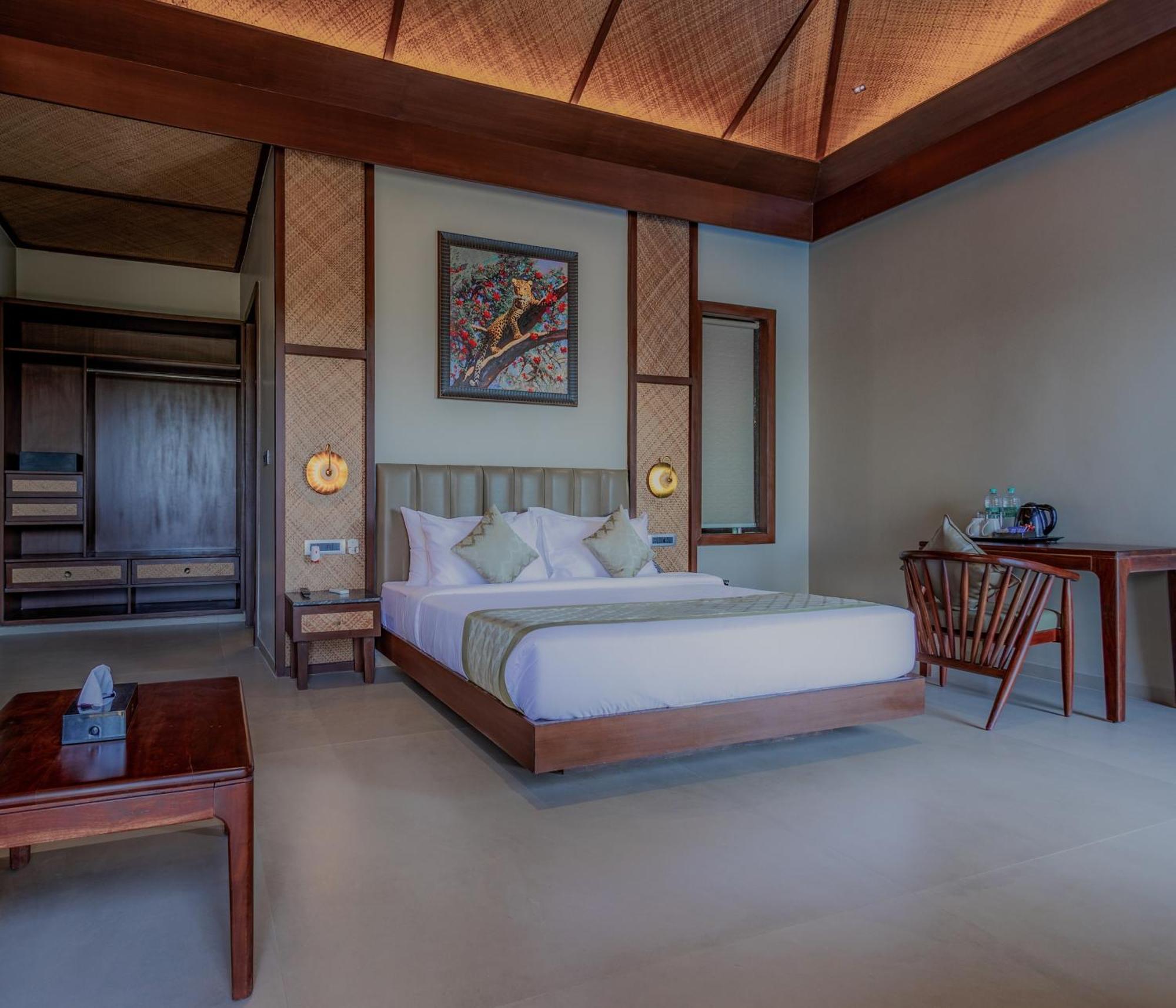 Sajjan Bagh Resort 5*