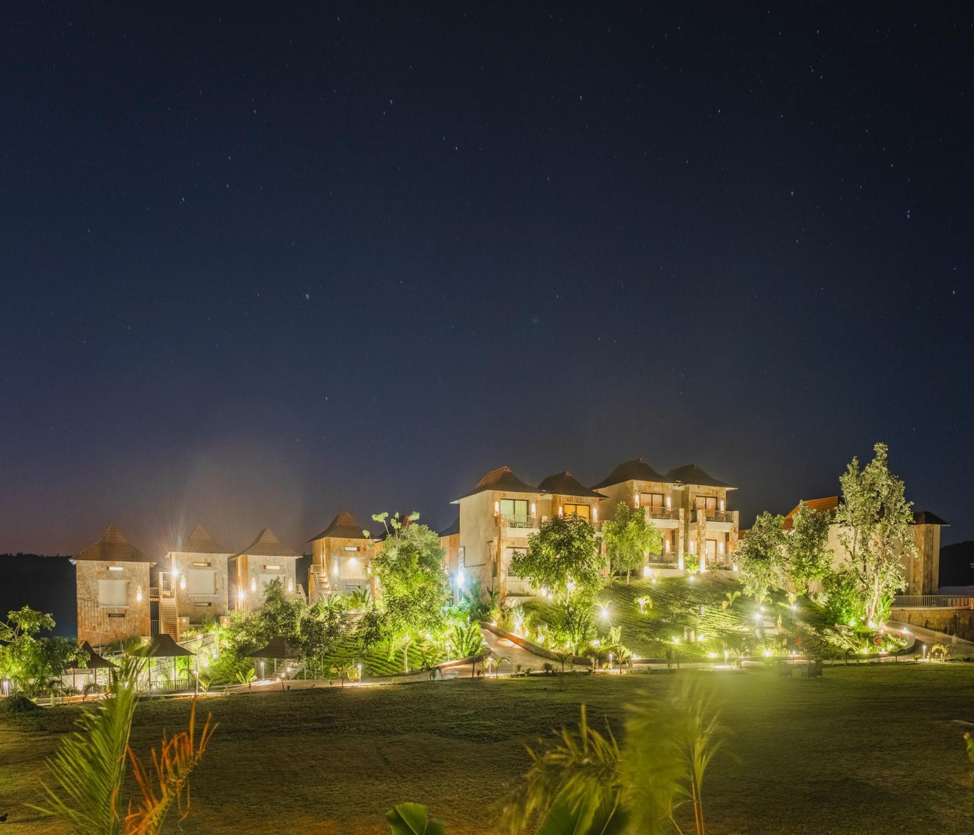Sajjan Bagh Resort 5*